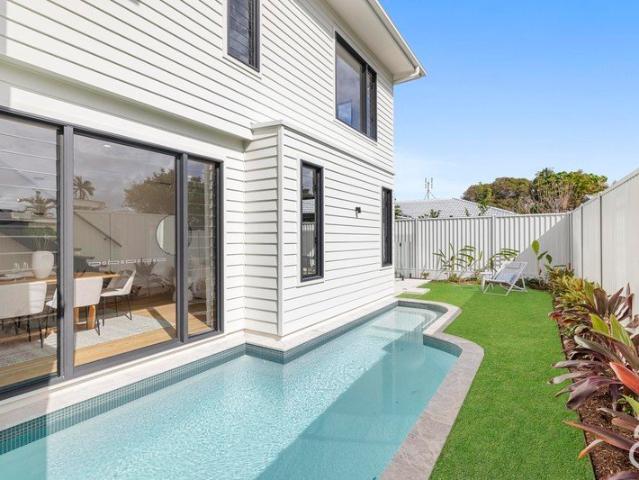 Brand New Beachside Luxury in a Premier Bokarina Position