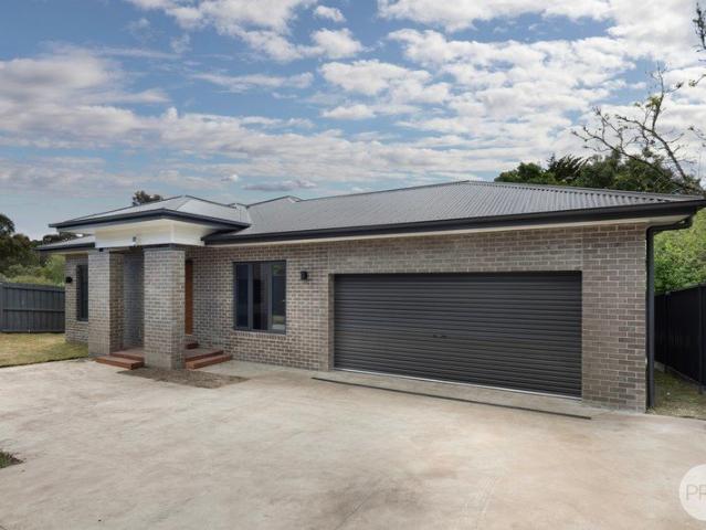 Brand New Beauty with Space, Style & Stunning Leafy Outlook