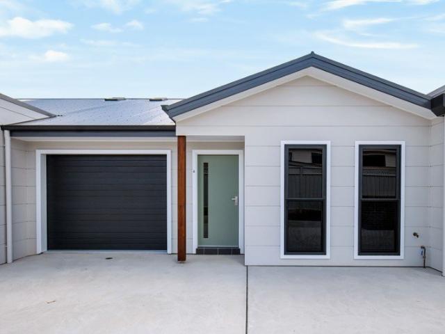 BRAND NEW BEAUTIFULLY DESIGNED & READY TO IMPRESS!