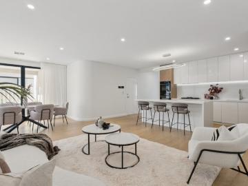 BRAND NEW BEHIND SECURITY GATES HIGH END EASY LIVING IN DIANELLA
