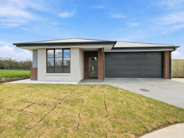 Brand New, Bright and Beautifully Finished. Right Here in Traralgon