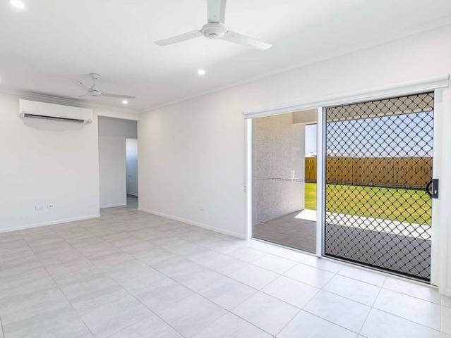Brand New Build Stunning Never Before Lived in Contemporary Family Home!