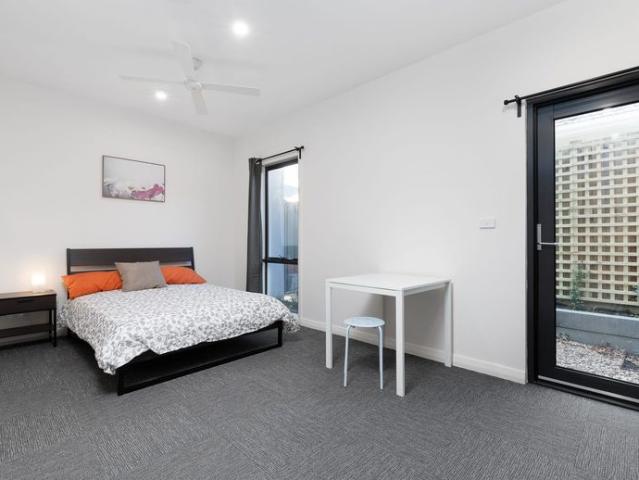 LIKE NEW BUILDING Student Accommodation 1 min walk to Deakin