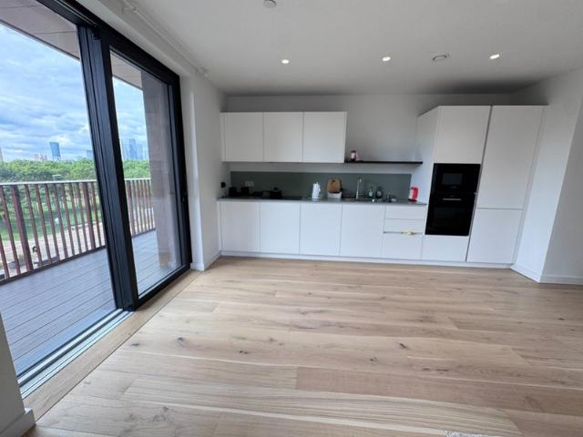 Brand New Built Gorgeous Two Bedrooms Apartment