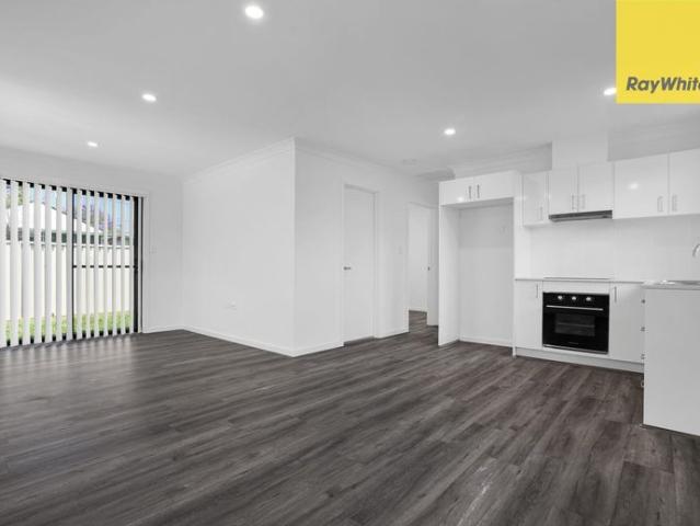 BRAND NEW GRANNY FLAT WITH SECURE PARKING!