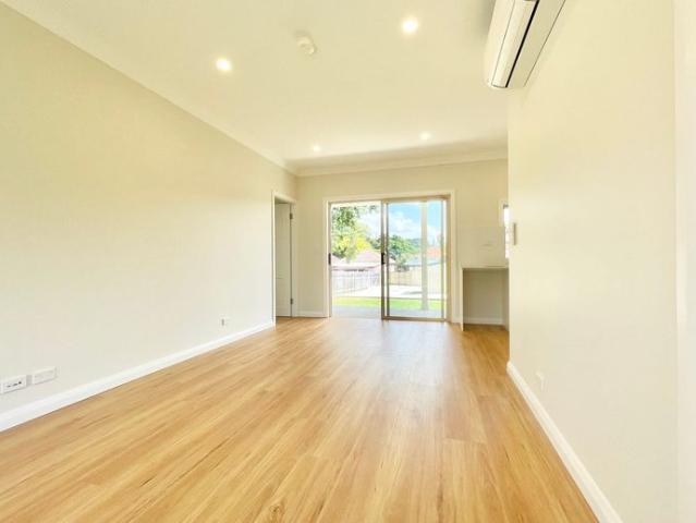 Brand new granny flat | Two minutes walk to the station