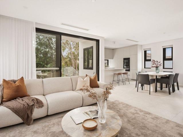 BRAND NEW, GROUND FLOOR LUXURY