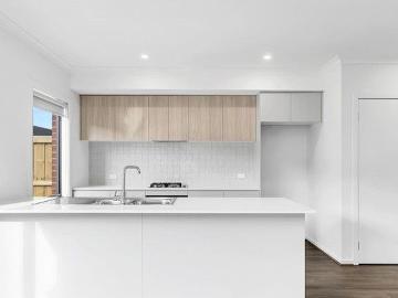 Mickleham, Hume, Victoria, Victoria - Equipped kitchen