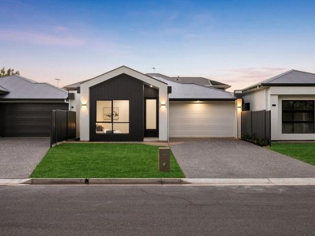 Brand New Designer Family Home with Uninterrupted Reserve Views in a Prime Coastal Pocket