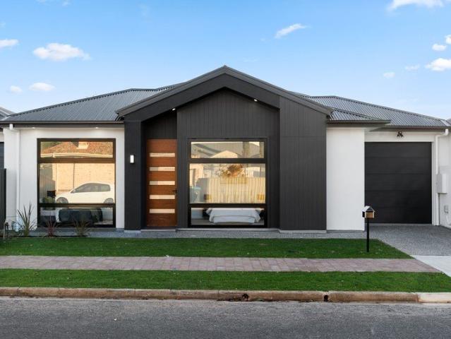 Brand New Designer Living in the Heart of Newton