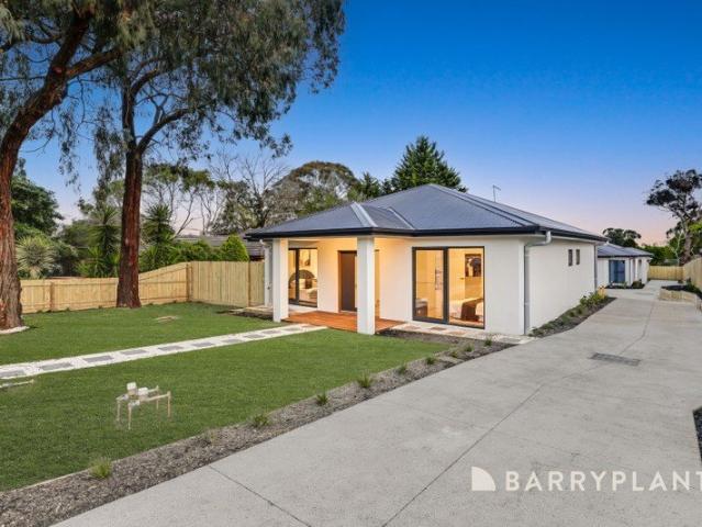 Brand new designer living with space to entertain