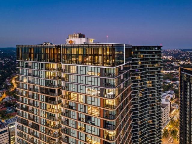 Brand New Designer Penthouse With Breathtaking Panoramas