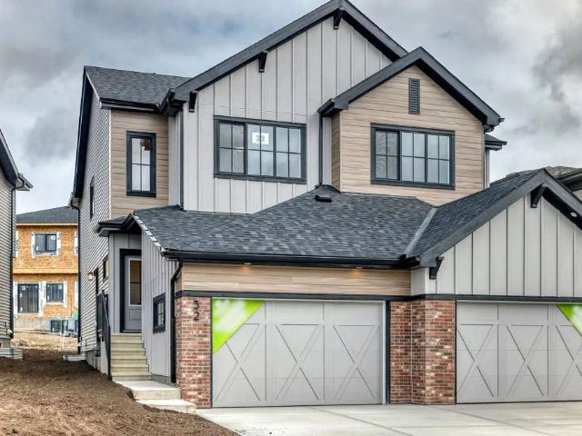 BRAND NEW duplex in Cochrane! West Hawk — 3 Bedrooms Duplex