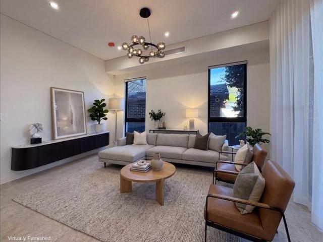Brand New Duplex with 5 Bedrooms & Quality Finishes Throughout
