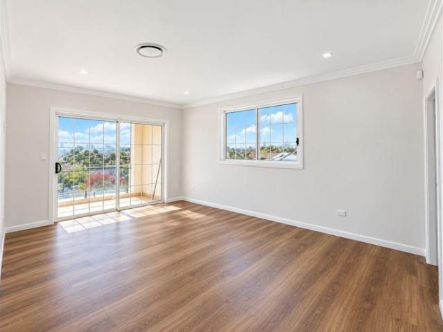 BRAND NEW DUPLEX WITH QUALITY FEATURES!