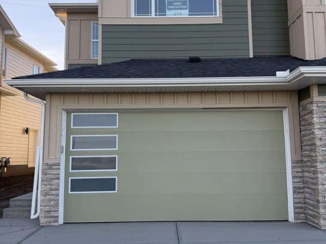Brand New Duplex | 3 Bed+Den| Double Garage | Backs onto Park |Steps to the lake — 3 Bedrooms+ Den Duplex