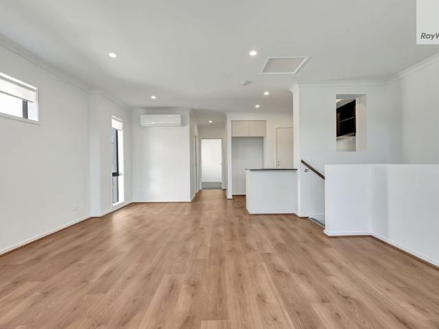 Brand New, Easy Living
