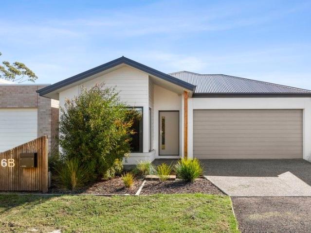 Brand New, Elegant, Low Maintenance, Walk To The Beach!