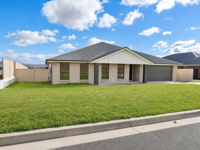 Brand New Elevated Luxury with Sweeping Bathurst Views