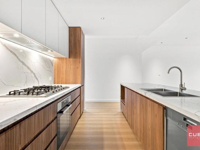 Brand New Extra Large 3 Level Townhouse Low Maintenance Luxury in Boddington Gardens
