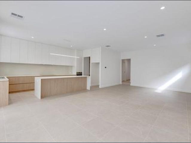 Brand New Exceptionally Built Contemporary Design 336 sqms over 2 Levels 10 minutes to the CBD!