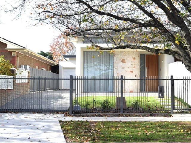 Brand New Exceptionally Built Contemporary Design 336 sqms over 2 Levels 10 minutes to the CBD!