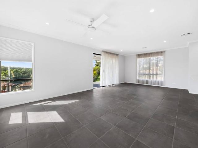 Brand New Executive Family Home in Quiet Everton Hills Location