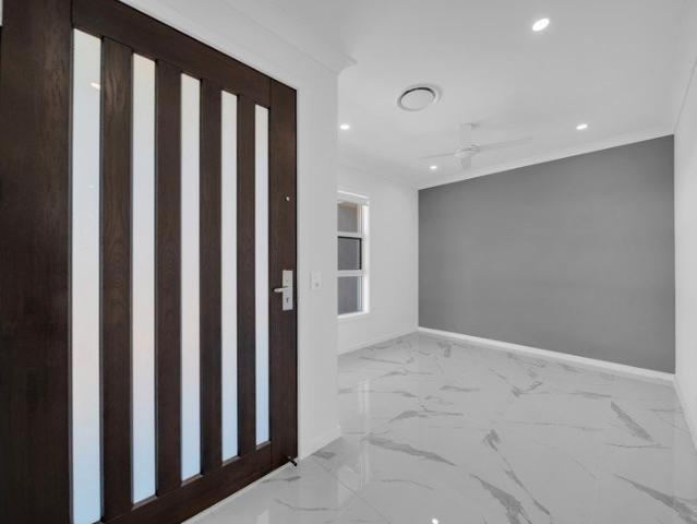 BRAND NEW EXECUTIVE LIVING IN GREENBANK