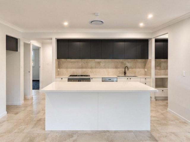 Brand New Executive Living, Luxury, Space & Style!