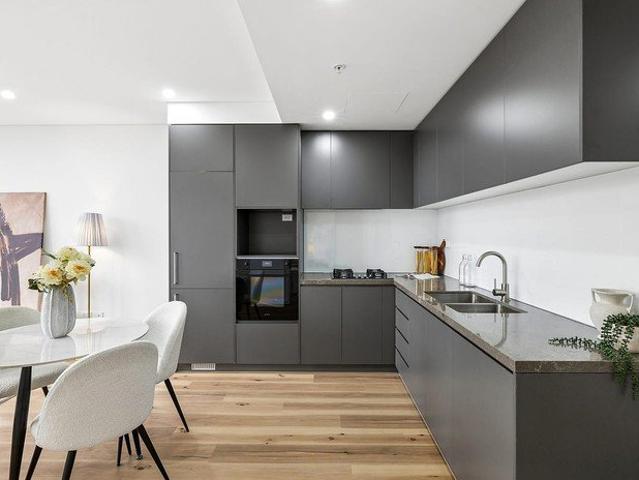 Brand new Executive style apartment DEPOSIT TAKEN LEASED !