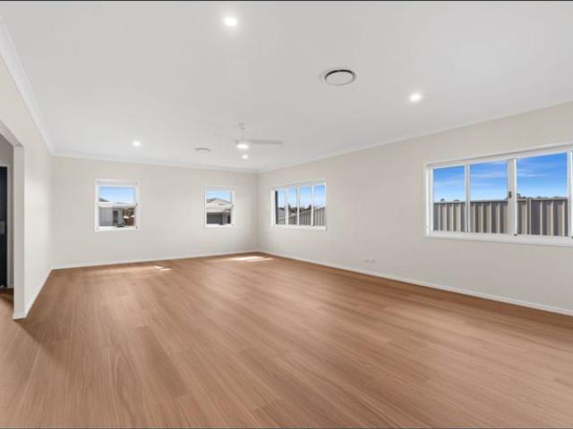 Brand new executive style home in Pittsworth