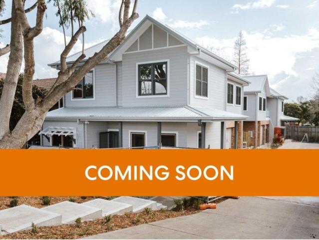 Brand New Executive Townhouse in the Heart of Lorn