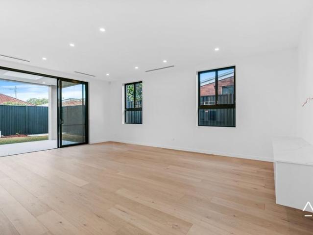 Brand New Four Bedroom Duplex with Plunge Pool
