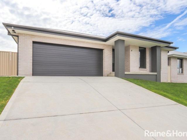 BRAND NEW FOUR BEDROOM HOME IN KELSO Available Now!