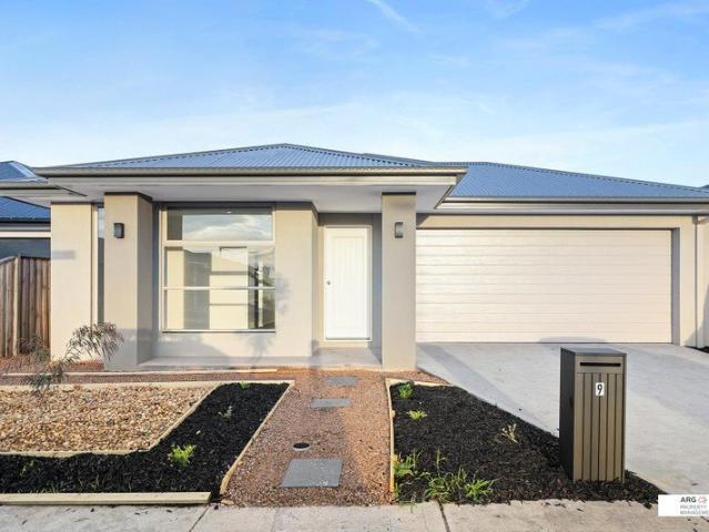BRAND NEW FOUR BEDROOM HOME IN OORANYA ESTATE
