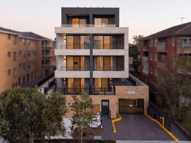 Brand New Four Bedroom Penthouse Offering Water Views and Coastal Living
