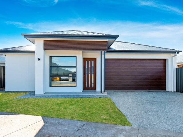 Brand New Family Home 4 Bedrooms, 3 Bathrooms Open Plan Comfort!