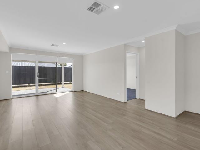 Brand new family home in Coodanup!