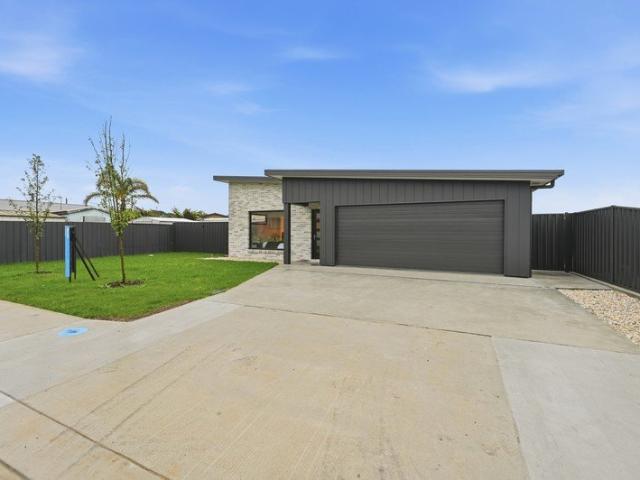 Brand New Family Home in a Sought After Location