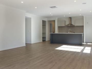Lara, Greater Geelong, Victoria - Equipped kitchen
