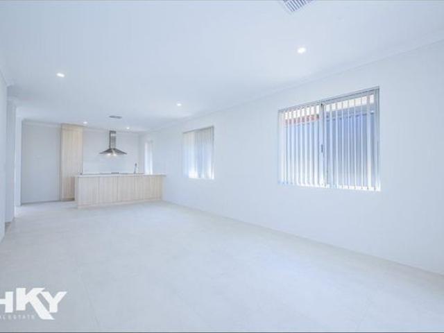 Brand New Family Home in Kingsford Estate