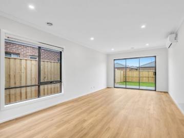 Brand New Family Home in Sought After Armstrong Creek