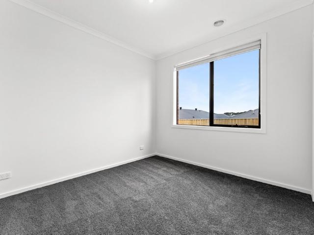 Brand New Family Home in Sought After Willow Estate