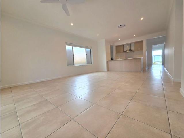 Brand New Family Home in Shoreline Estate