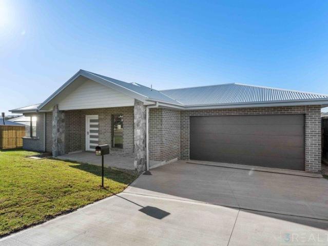 Brand New Family Home in Peaceful Crangan Bay