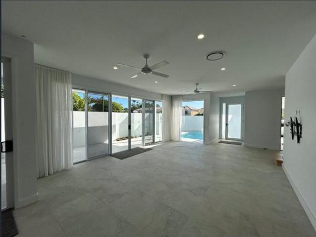 BRAND NEW FAMILY HOME IN PRIME BENOWA LOCATION