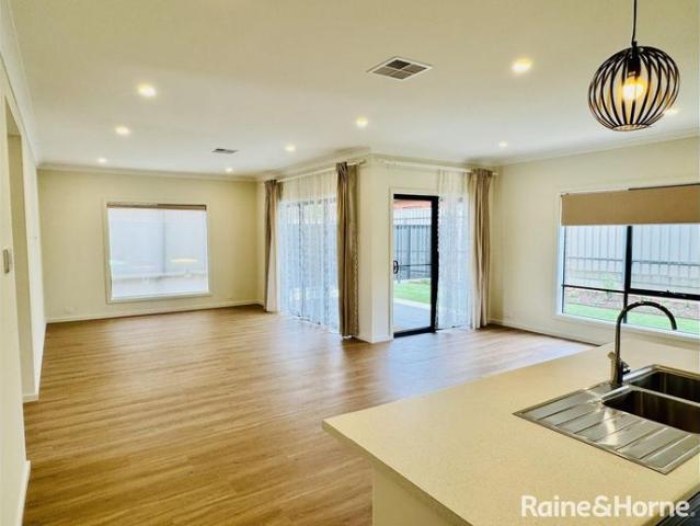 Brand New Family Home in Prime Glenunga Location Walk to Burnside Village & Top School Zone