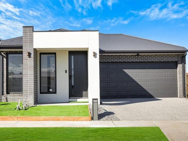 Brand New Family Home in Prime Mickleham Location