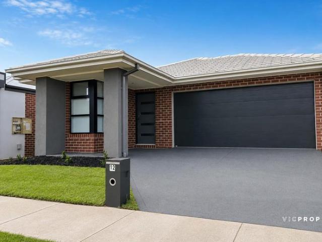 Brand New Family Home in Riverwalk Estate!