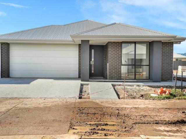 Brand New Family Home in Riverlea Park